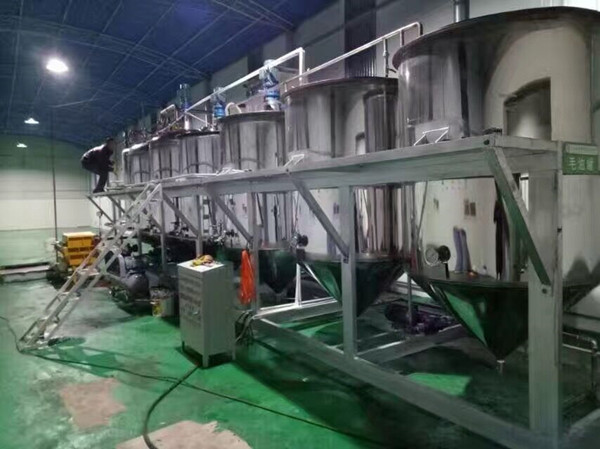 内蒙古2吨亚麻籽米乐·(M6)网页版加工设备安装现场